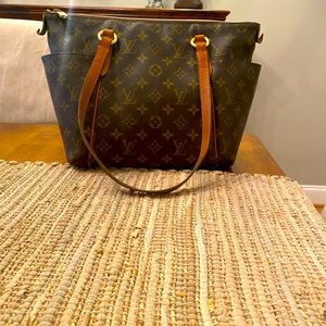 Louis Vuitton
Bag Totally Pm Monogram Canvas Monogram